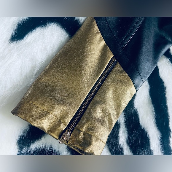 Her Universe Marvel Avengers Moto Black Widow Faux Leather Women’s Sz M Jacket - Picture 5 of 10